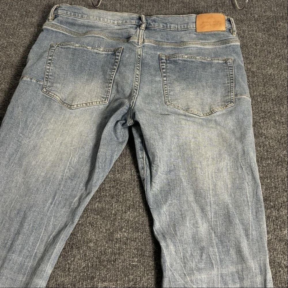 Purple Brand Jeans Mens 38x34 Light Wash Distressed Button Fly Rips FW2006JNS - Picture 12 of 16